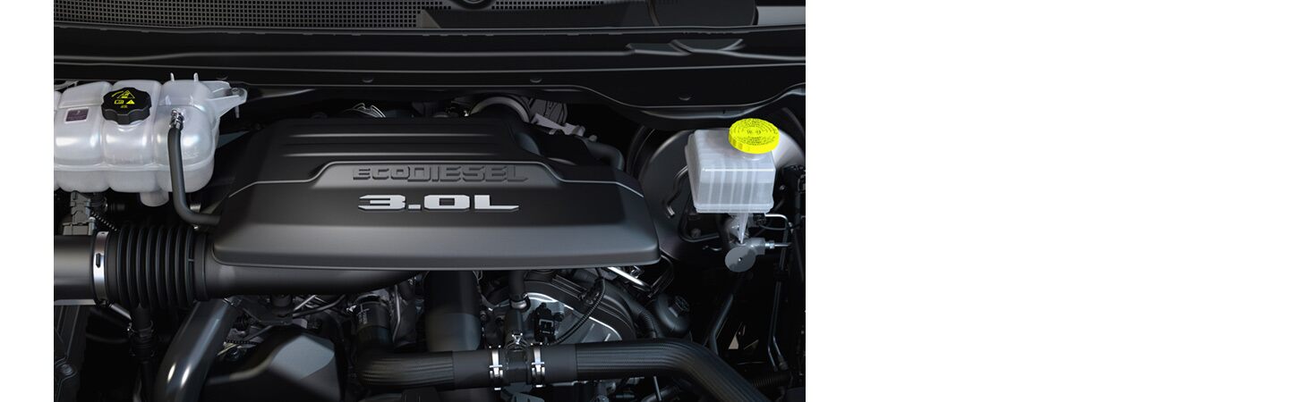 Un primer plano del motor Ecodiesel 3.0 L de la Ram 1500 2023.