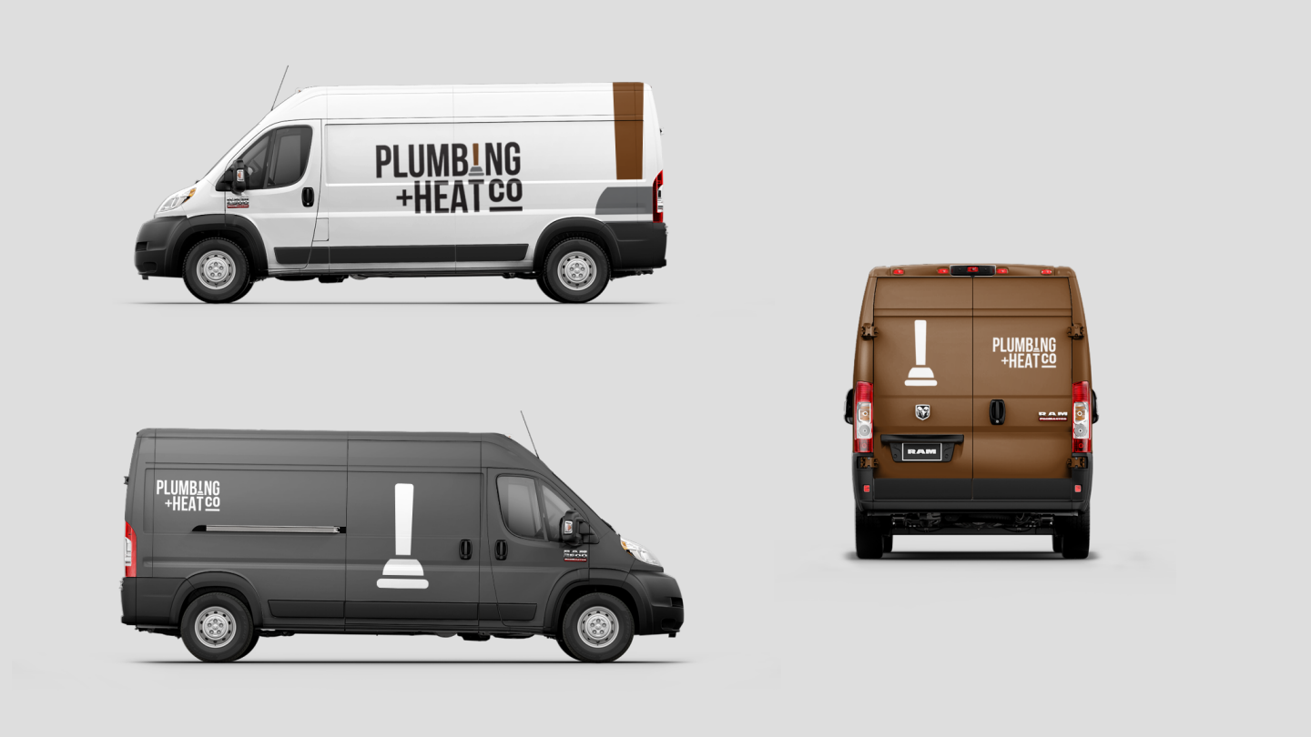 Tres vistas de una Ram ProMaster Cargo Van mostrando gráficos personalizados para una empresa de plomería y calefacción.